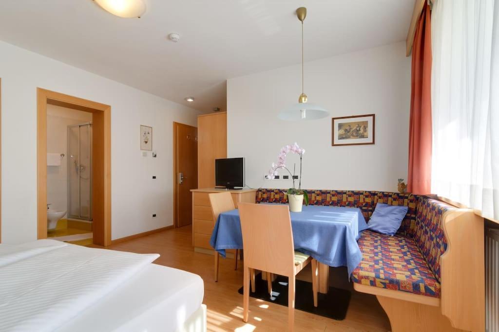 Bed and Breakfast Medesc Ла Вилла Экстерьер фото